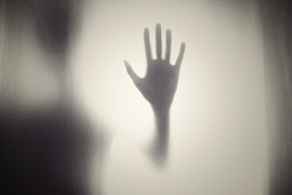 El Trastorno por estrés postraumático (TEPT): qué es, factores de riesgo, síntomas y sucesos que lo provocan