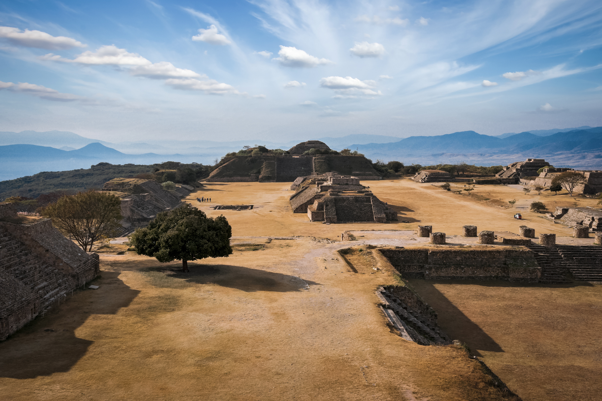 Ruinas de una antigua civilización en la meseta de Monte Albán en México