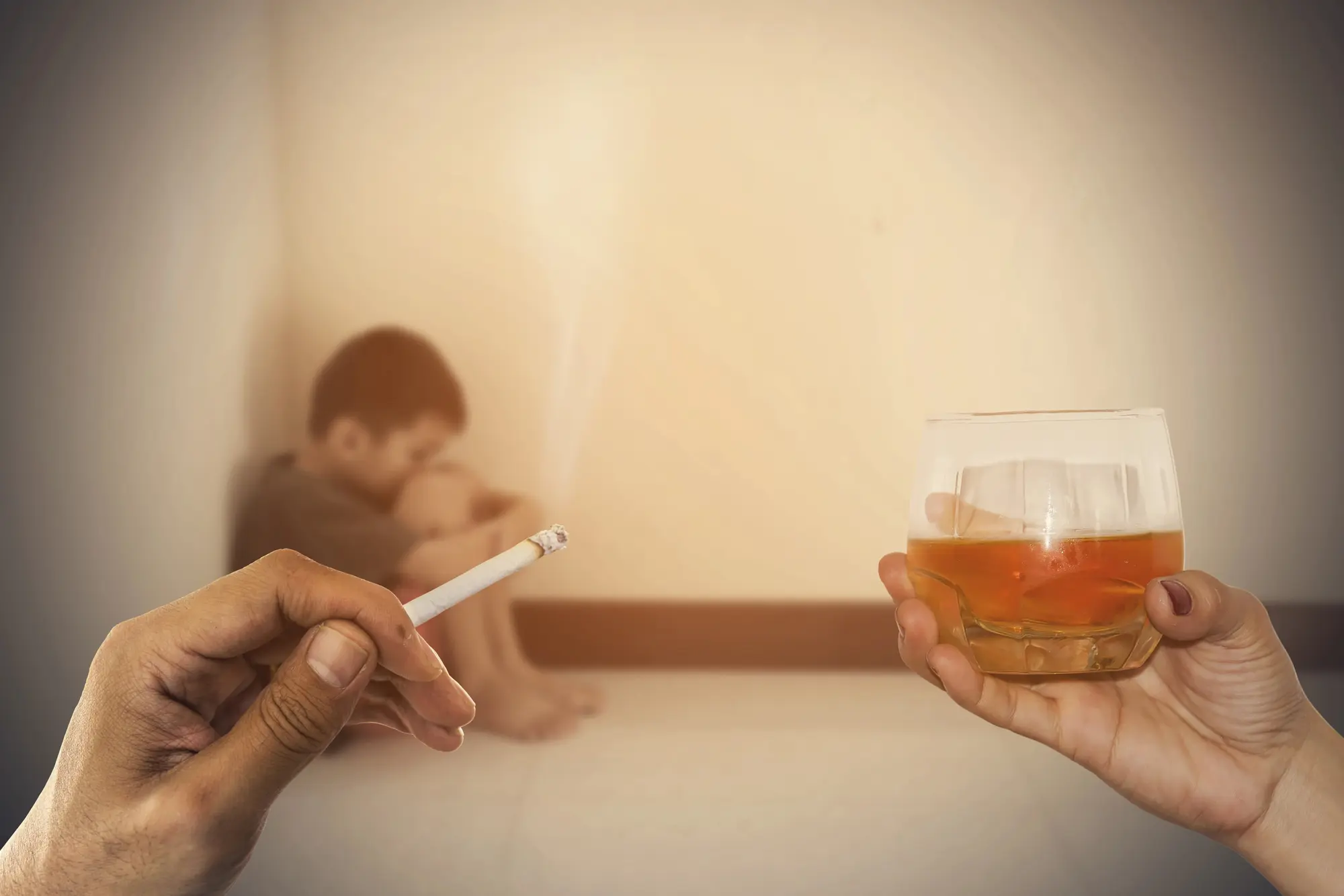 Cómo el abuso infantil influye en el riesgo de adicciones en la adolescencia