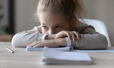 Cómo los síntomas depresivos refuerzan la incapacidad de concentrarse en adolescentes