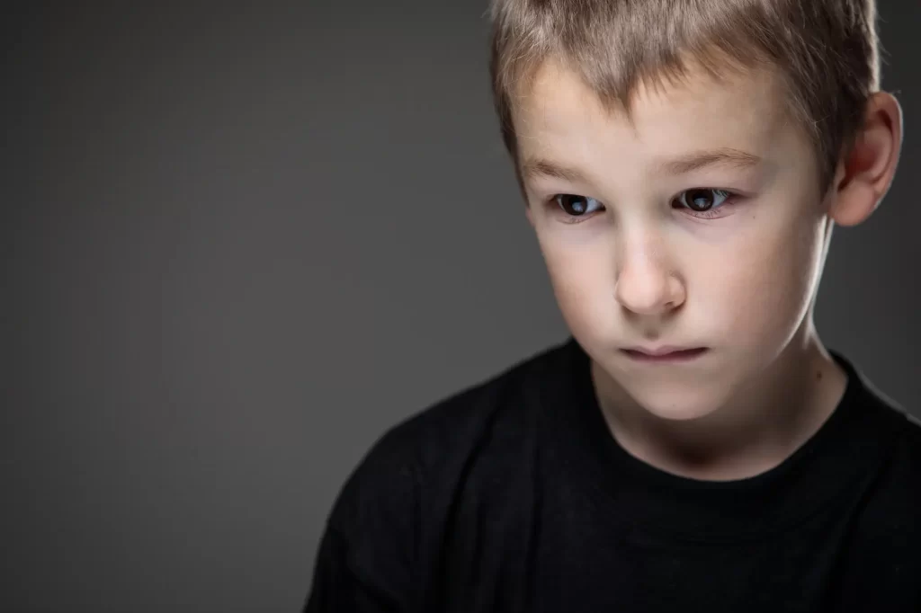 Las adversidades en la infancia atenúan la alegría y exacerban las fluctuaciones emocionales diarias