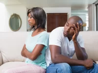 El impacto del apego inseguro en la resolución de conflictos románticos