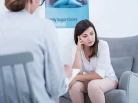 ¿Por qué intentar controlar la ansiedad puede hacer que aumente?
