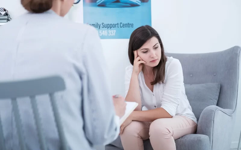 ¿Por qué intentar controlar la ansiedad puede hacer que aumente?