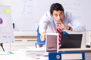 Cómo evitar trampas laborales en empleados con rasgos narcisistas