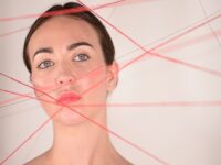 Femenino Singular: Lo Femenino entre el Silencio y la Subversión