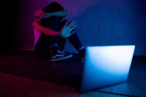 Cómo la inteligencia artificial detecta pensamientos suicidas ocultos en el cerebro de jóvenes adultos
