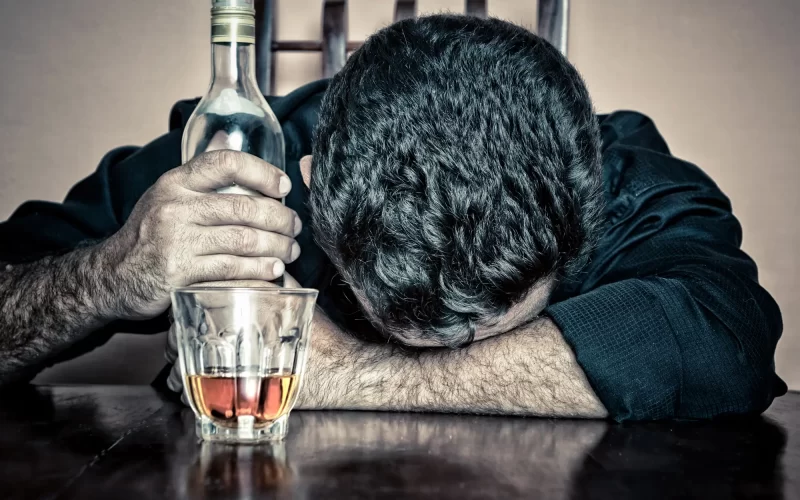 ¿Por qué la impulsividad cerebral podría ser el mayor obstáculo para superar el alcoholismo crónico?