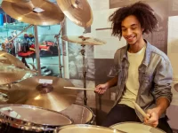 Tocar un instrumento musical podría mejorar significativamente la cognición en adultos jóvenes con TDAH