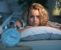 ¿Intentar dormir te mantiene despierto? La intención paradójica para el insomnia