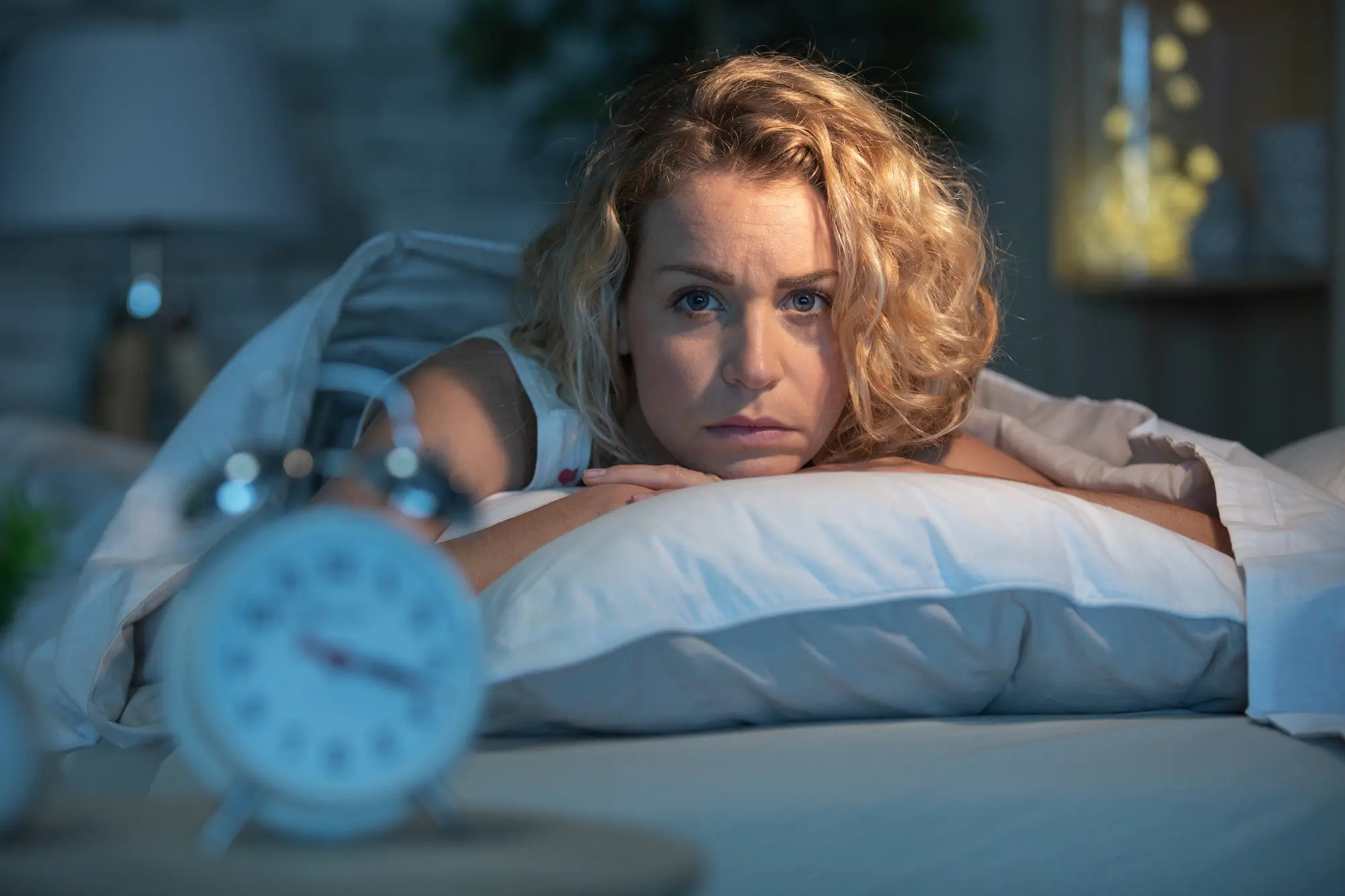 ¿Intentar dormir te mantiene despierto? La intención paradójica para el insomnia