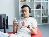 Lo que las letras de tu lista de reproducción diaria revelan sobre tu capacidad cognitiva