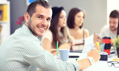 Los primeros días en un trabajo nuevo: cómo diseñar una inducción que baje la ansiedad del empleado
