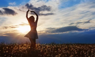 ¿Por qué las mujeres asexuales priorizan la conexión emocional y rechazan los moldes de la monogamia tradicional?