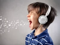 ¿Podría la música de fondo potenciar la concentración en el estudio en el TDAH?