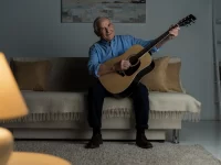 La música puede ser una herramienta clave para proteger la mente de los adultos mayores