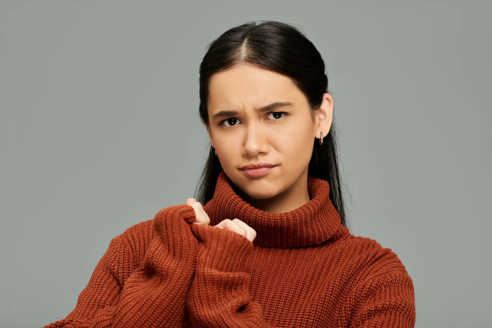 El enfado y el odio tienen diferencias evolutivas en la gestión de relaciones y amenazas