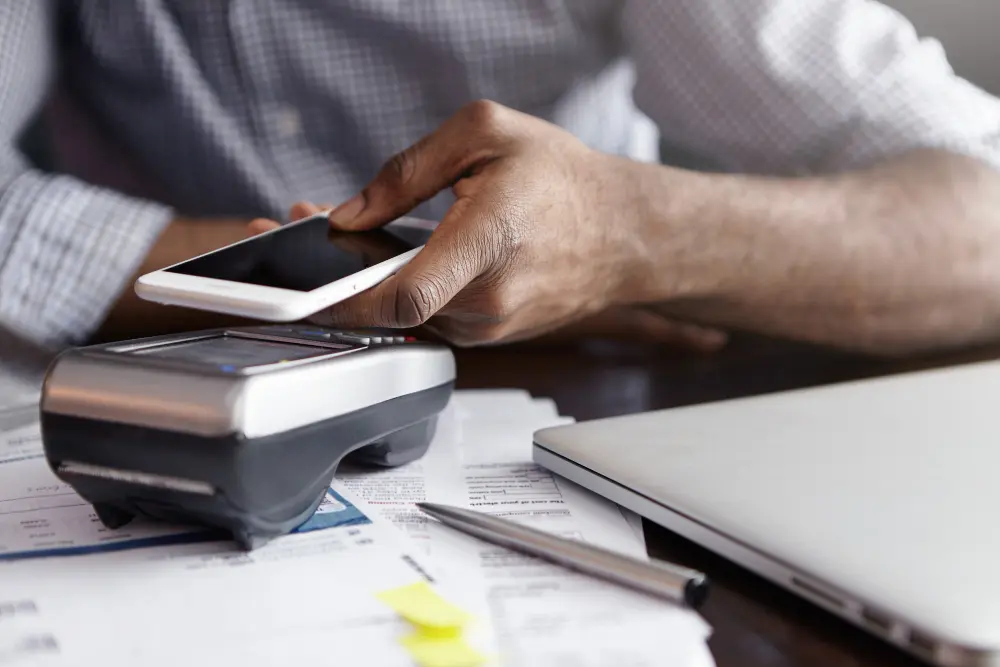 Cómo aceptar pagos con tarjeta en una consulta