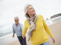 ¿Por qué iniciar una relación en la madurez afecta más la salud corporal y emocional?