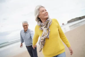 ¿Por qué iniciar una relación en la madurez afecta más la salud corporal y emocional?
