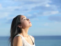 Como tres minutos de respiración controlada puede mejor el control emocional