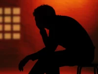 ¿Cómo influyen los traumas infantiles en la formación de adicciones en la edad adulta?