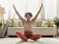 El yoga de respiración profunda demuestra un impacto directo en la tranquilidad cerebral